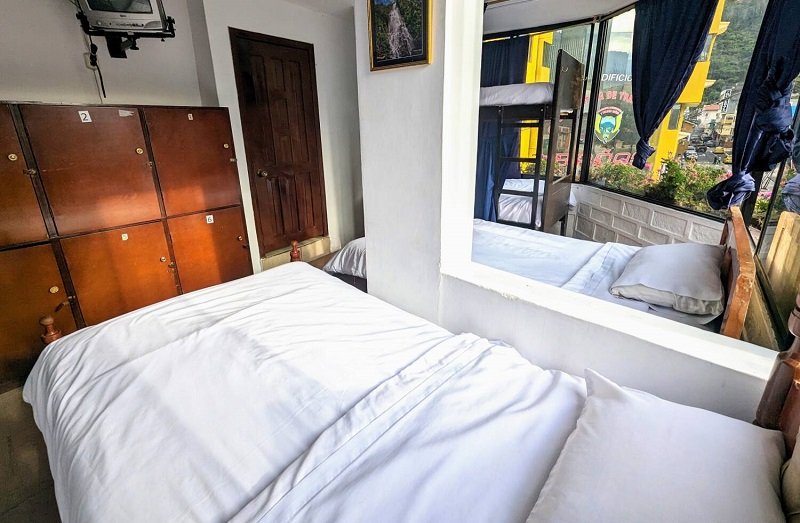 habitacion compartida banos ecuador