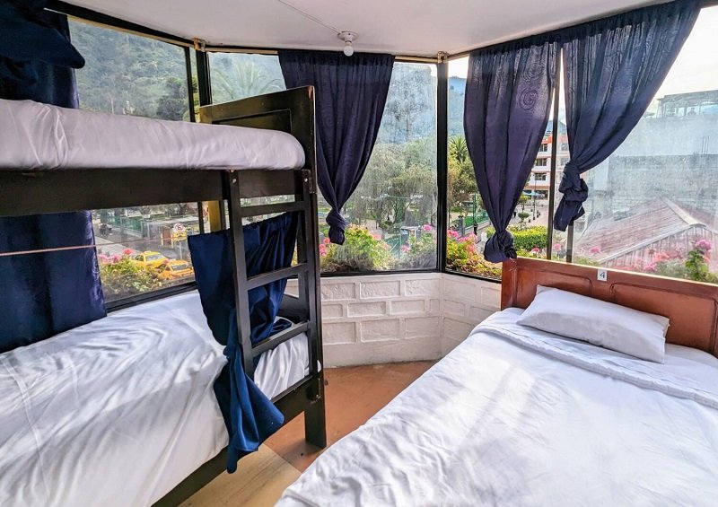 habitacion familiar banos ecuador